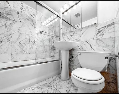 326 East 58th Street - Photo Thumbnail 5