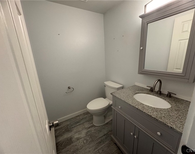 110 Lake Country Drive - Photo Thumbnail 7