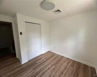 110 Lake Country Drive - Photo Thumbnail 20