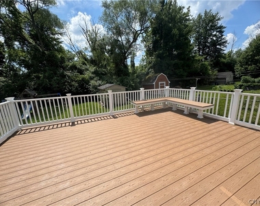 110 Lake Country Drive - Photo Thumbnail 30