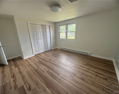 110 Lake Country Drive - Photo Thumbnail 15
