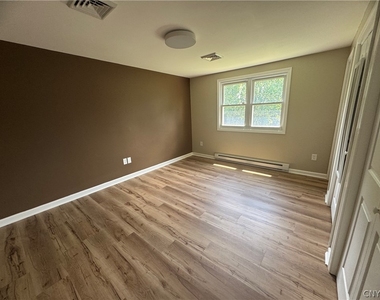 110 Lake Country Drive - Photo Thumbnail 9