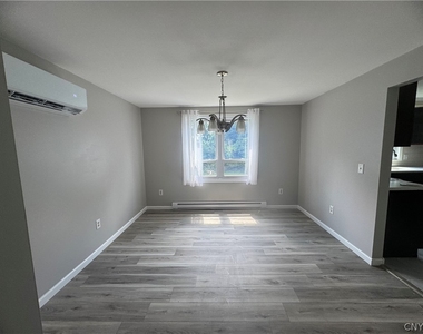 110 Lake Country Drive - Photo Thumbnail 5