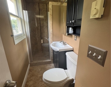 110 Lake Country Drive - Photo Thumbnail 10