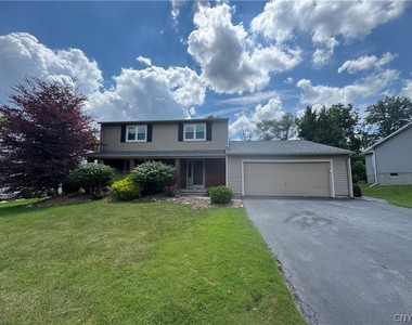 110 Lake Country Drive - Photo Thumbnail 2