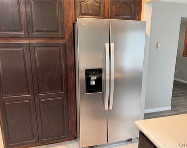 110 Lake Country Drive - Photo Thumbnail 38