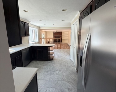 110 Lake Country Drive - Photo Thumbnail 34