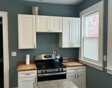 942 Euclid Avenue - Photo Thumbnail 4