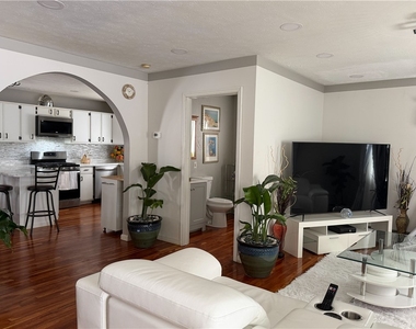 112 Central Drive - Photo Thumbnail 8