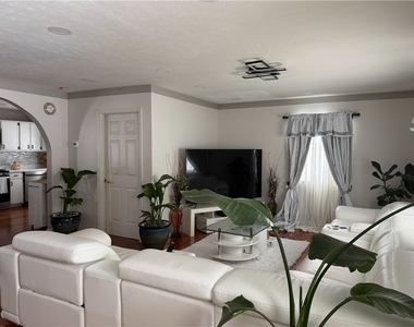 112 Central Drive - Photo Thumbnail 9