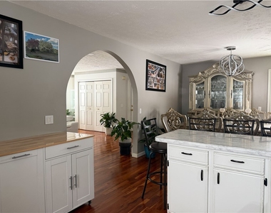 112 Central Drive - Photo Thumbnail 16