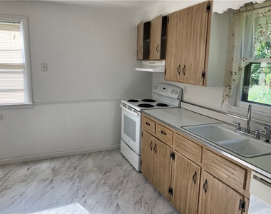 50 Golf Avenue - Photo Thumbnail 3