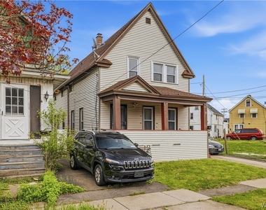 25 Parkridge Avenue - Photo Thumbnail 2