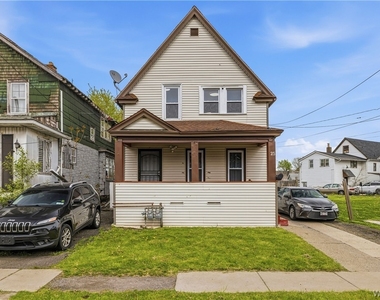 25 Parkridge Avenue - Photo Thumbnail 1