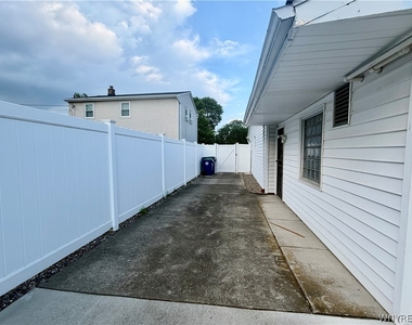 119 Kaymar Drive - Photo Thumbnail 18