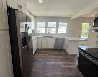 113 Argyle Avenue - Photo Thumbnail 1