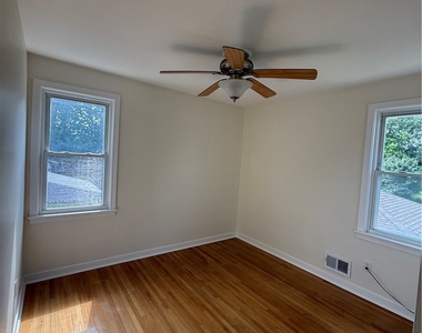 113 Argyle Avenue - Photo Thumbnail 16