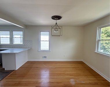 113 Argyle Avenue - Photo Thumbnail 11