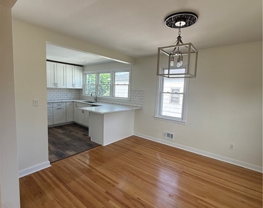 113 Argyle Avenue - Photo Thumbnail 10