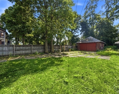 2555 Main Street - Photo Thumbnail 33