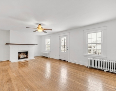 2555 Main Street - Photo Thumbnail 4