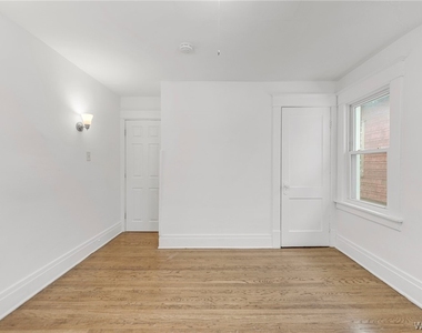 2555 Main Street - Photo Thumbnail 24