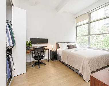 429 East 52nd Street - Photo Thumbnail 3