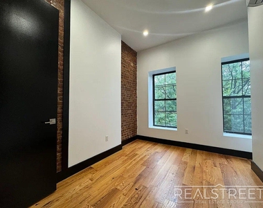 68 Halsey Street - Photo Thumbnail 2