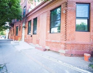 483 Evergreen Avenue - Photo Thumbnail 16