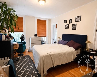 276 Degraw Street - Photo Thumbnail 5
