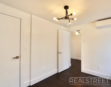 807 Quincy Street - Photo Thumbnail 11