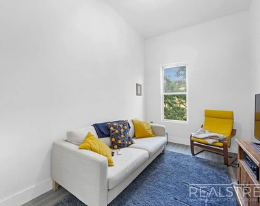 416 Rogers Avenue - Photo Thumbnail 3