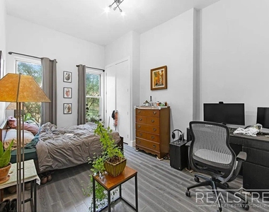 416 Rogers Avenue - Photo Thumbnail 8