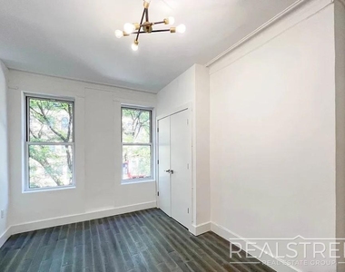 416 Rogers Avenue - Photo Thumbnail 4