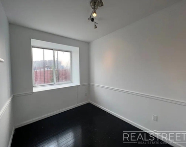438 Wilson Avenue - Photo Thumbnail 5