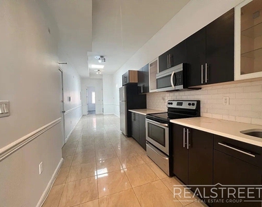 438 Wilson Avenue - Photo Thumbnail 1