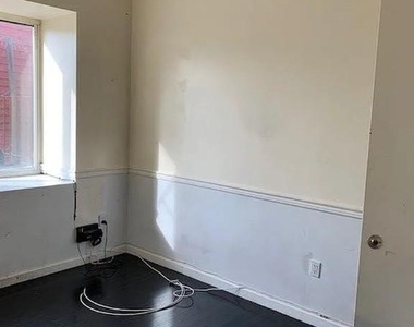 438 Wilson Avenue - Photo Thumbnail 2