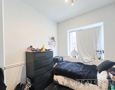 438 Wilson Avenue - Photo Thumbnail 4