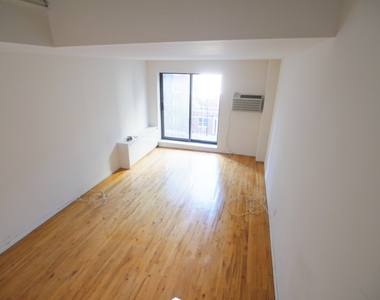 516 East 86th Street - Photo Thumbnail 3