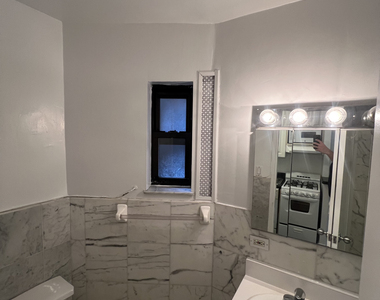 East 84th Street - Photo Thumbnail 4