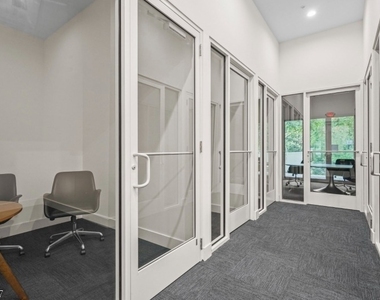 723 Lorhan Dr - Photo Thumbnail 4