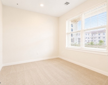 723 Lorhan Dr - Photo Thumbnail 19