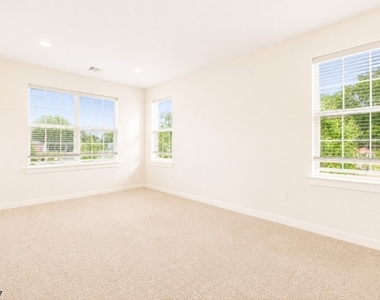 723 Lorhan Dr - Photo Thumbnail 16