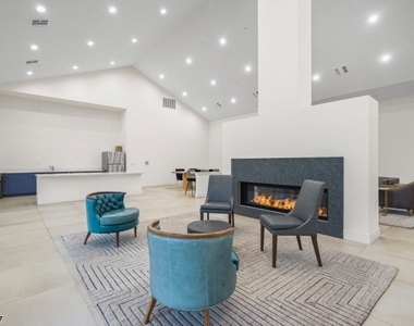 723 Lorhan Dr - Photo Thumbnail 9