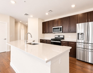723 Lorhan Dr - Photo Thumbnail 15