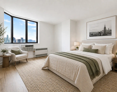 West 134 St Broadway - Photo Thumbnail 3