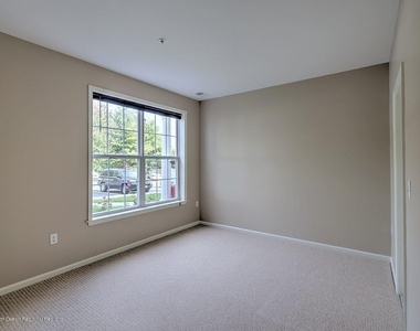 363 Saint Andrews Place - Photo Thumbnail 8