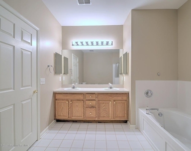363 Saint Andrews Place - Photo Thumbnail 6