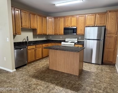 363 Saint Andrews Place - Photo Thumbnail 2