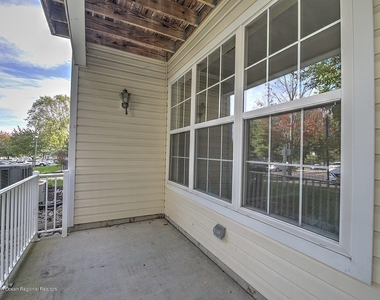 363 Saint Andrews Place - Photo Thumbnail 10